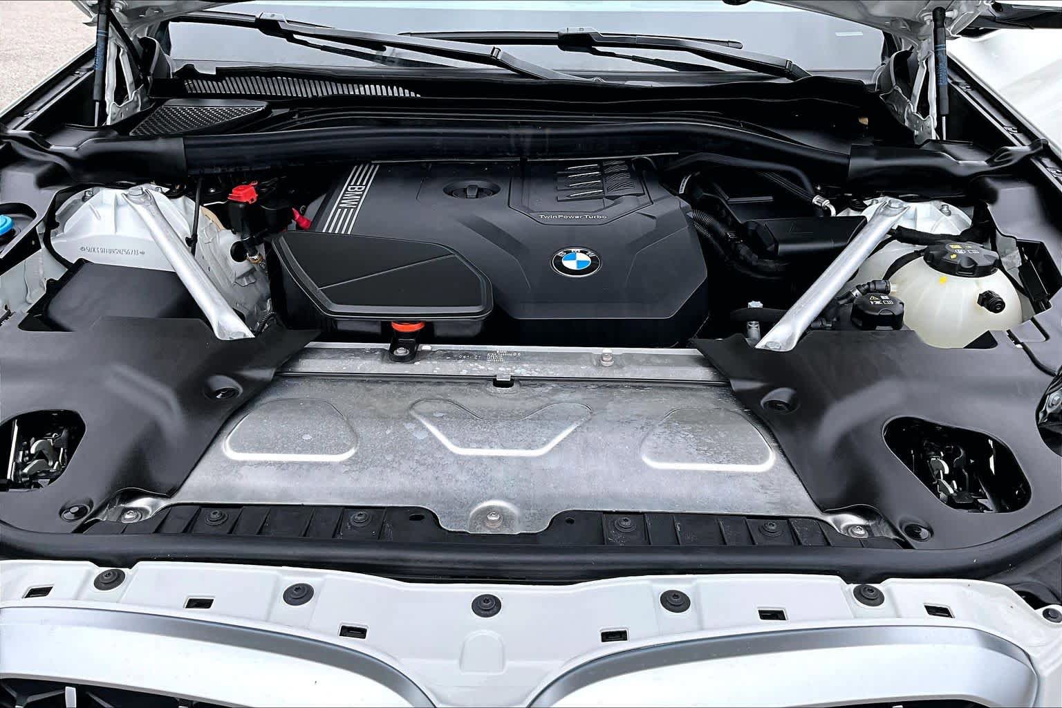 Certified 2025 BMW X4 xDrive30i AWD/4WD image 34