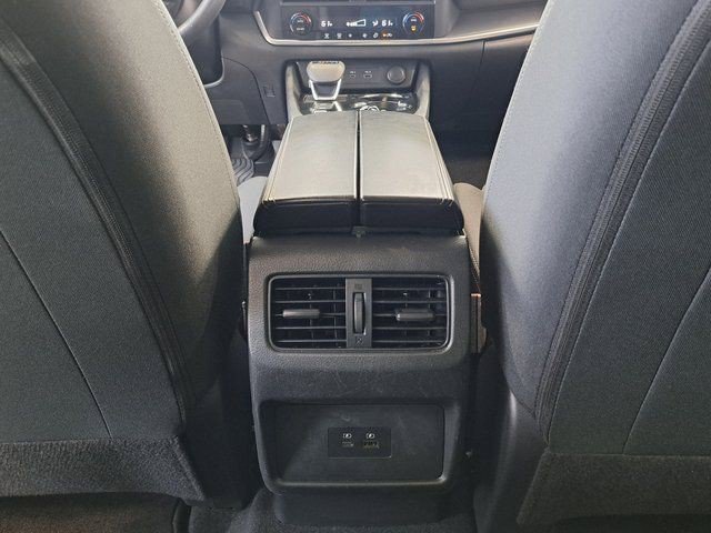 Used 2023 Nissan Rogue SV FWD image 26