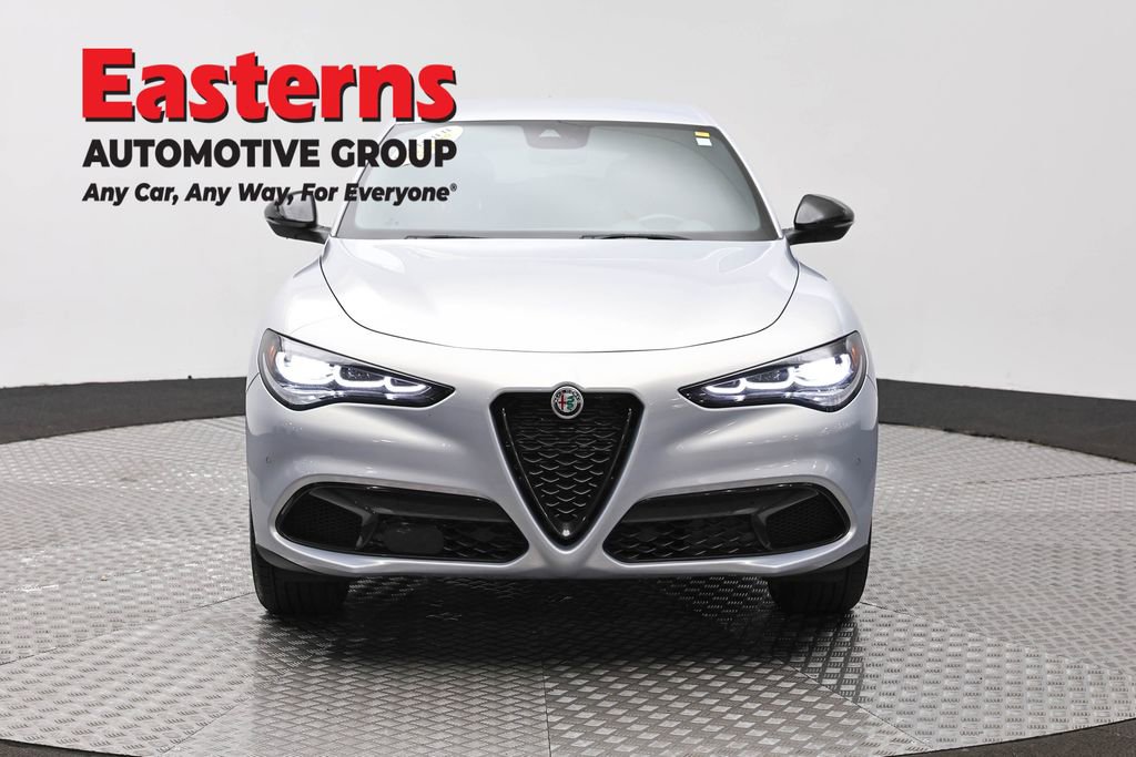 Used 2024 Alfa Romeo Stelvio Sprint AWD/4WD image 2