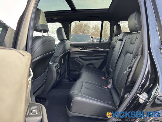 New 2025 Jeep Grand Cherokee Limited image 5