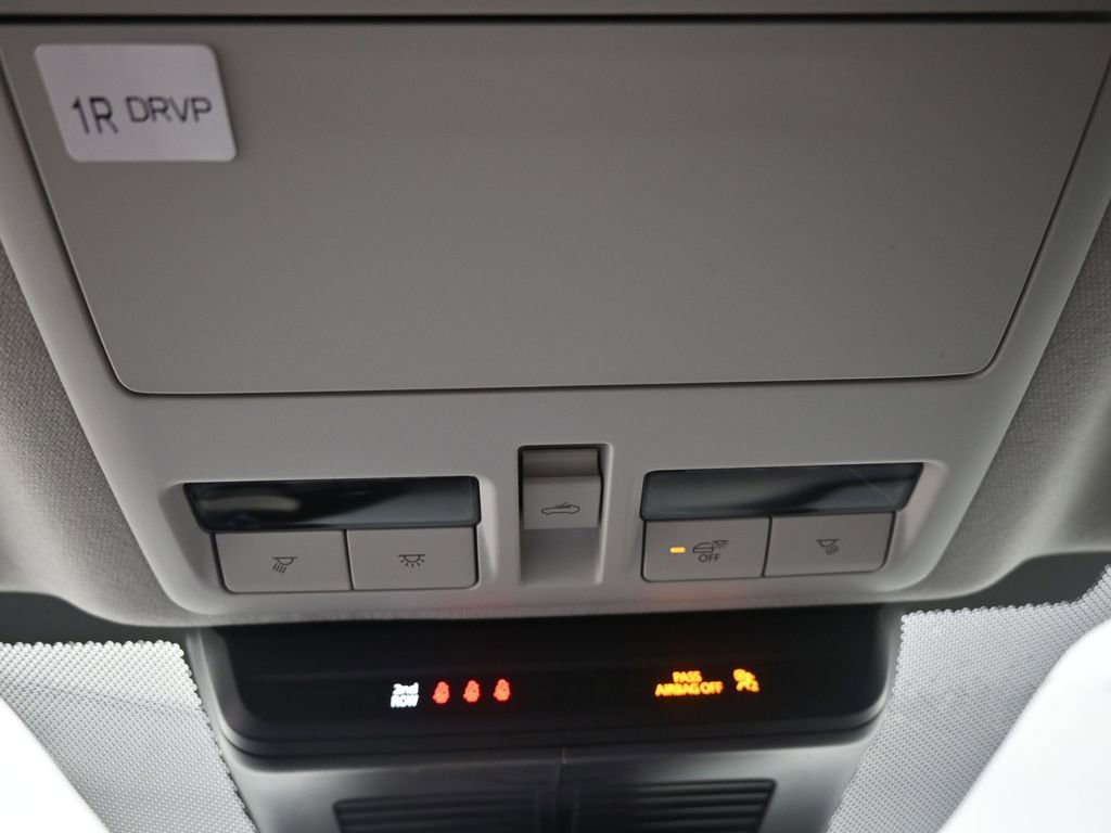 Used 2025 MAZDA MAZDA3 s image 12