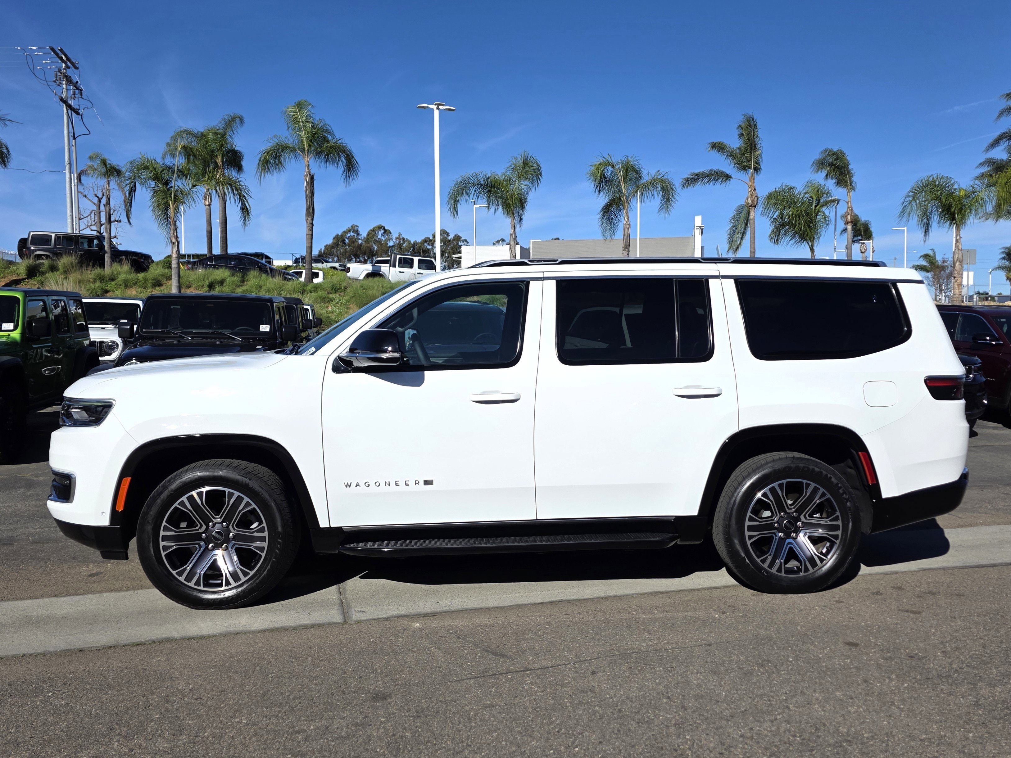 Certified 2025 Jeep Wagoneer Series II w/ 8-Passenger Seating Package image 2