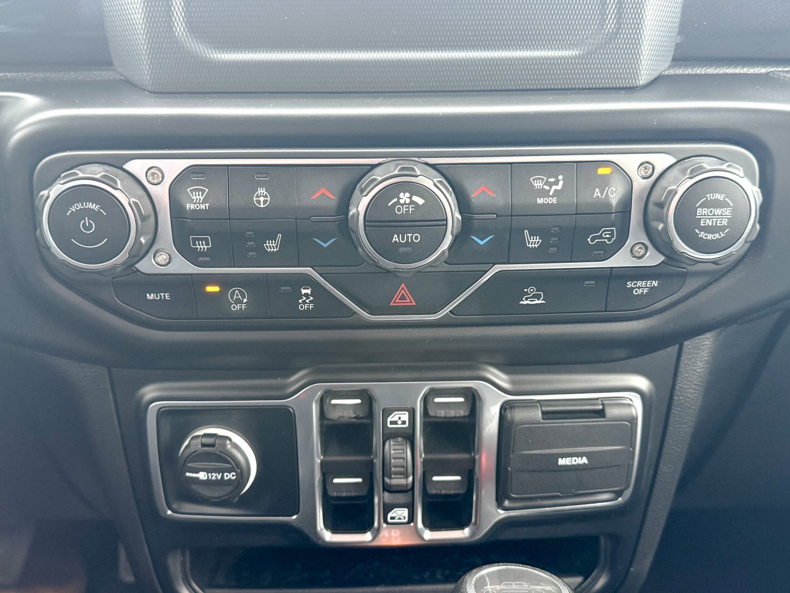 Used 2022 Jeep Gladiator Sport image 28