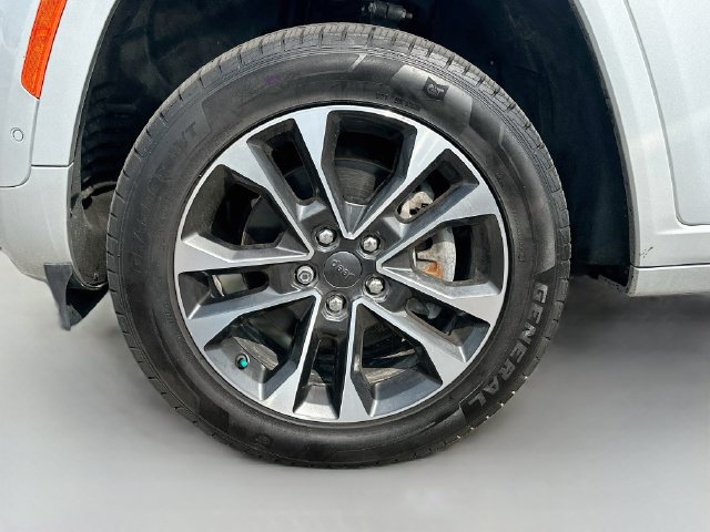 Used 2023 Jeep Grand Cherokee L Overland AWD/4WD image 34