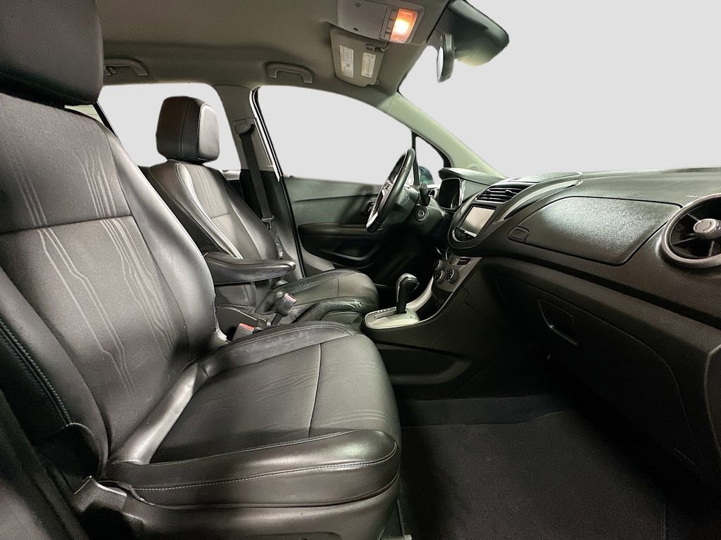 Used 2016 Chevrolet Trax LT w/ LT Convenience Package image 26