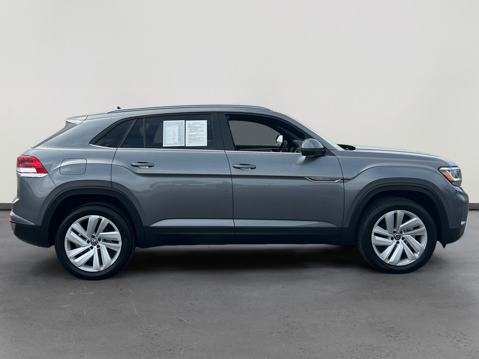 Certified 2022 Volkswagen Atlas Cross Sport SE AWD/4WD image 6