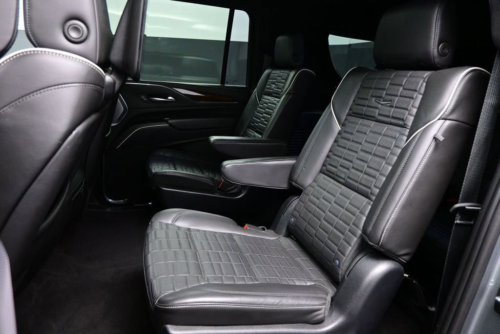 Used 2023 Cadillac Escalade ESV Sport Platinum w/ LPO, ONYX Package AWD/4WD image 29
