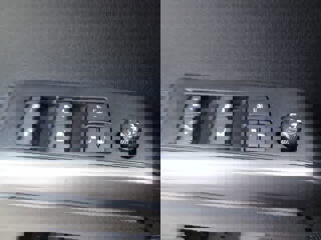 Used 2021 Toyota Tacoma TRD Off-Road w/ Technology Package image 15