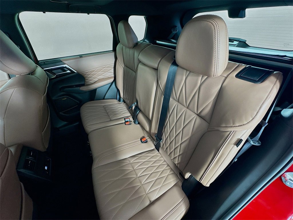 New 2025 Mitsubishi Outlander SEL image 26