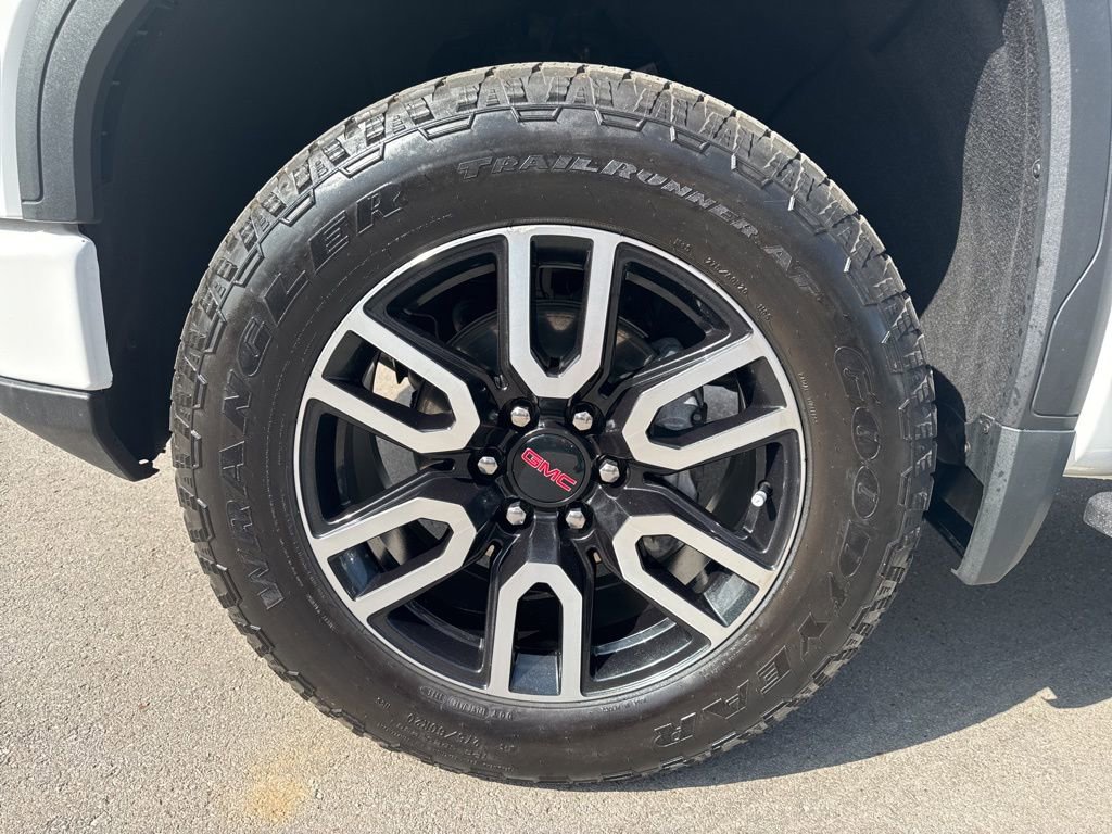 Used 2024 GMC Sierra 1500 AT4 w/ AT4 Premium Package image 32