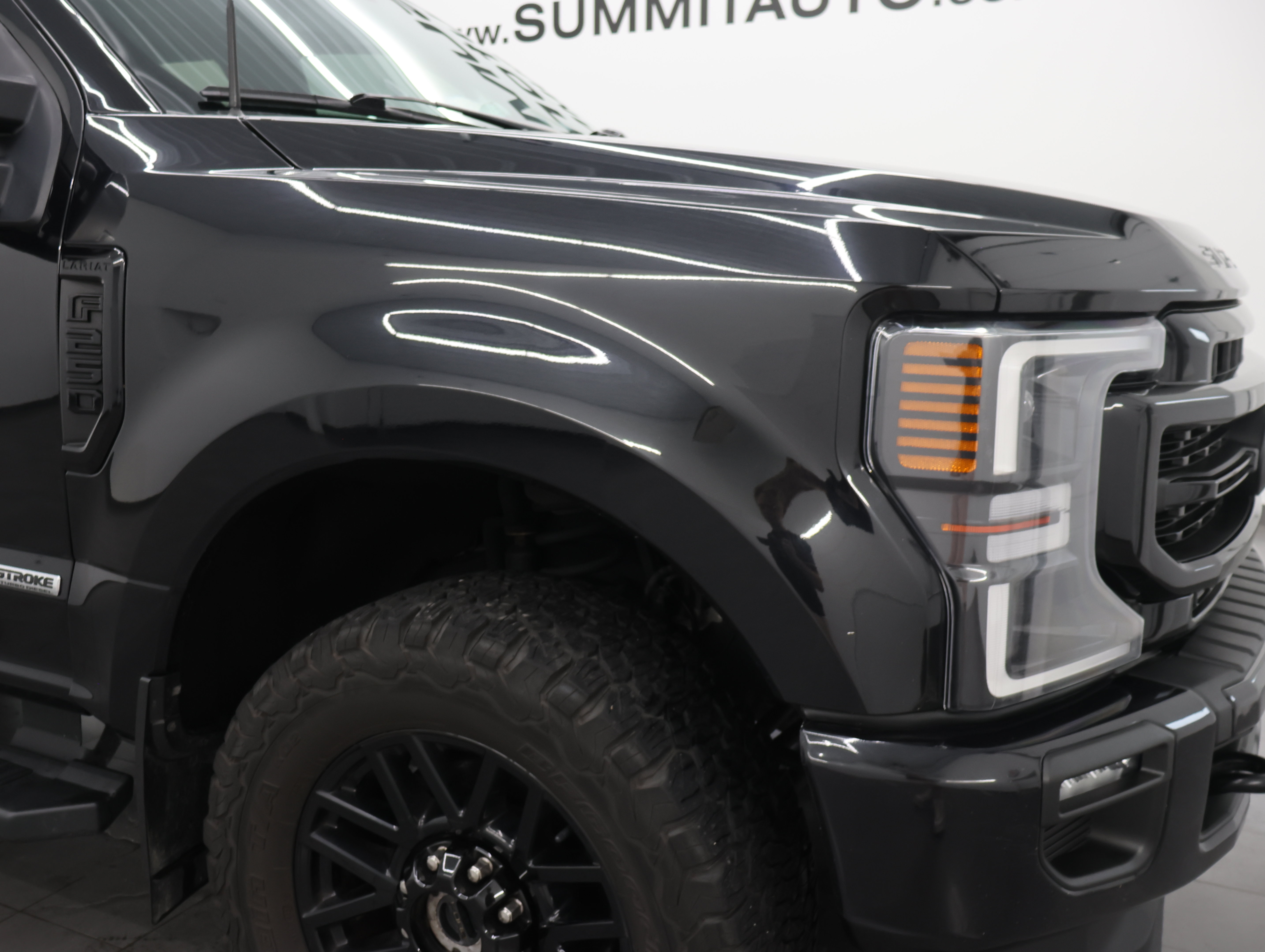 Used 2022 Ford F250 Lariat w/ Black Appearance Package AWD/4WD image 24