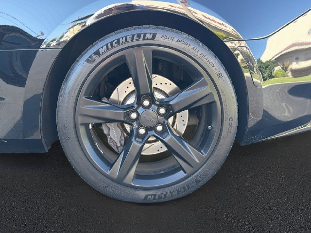 Used 2017 Chevrolet Camaro SS RWD image 9