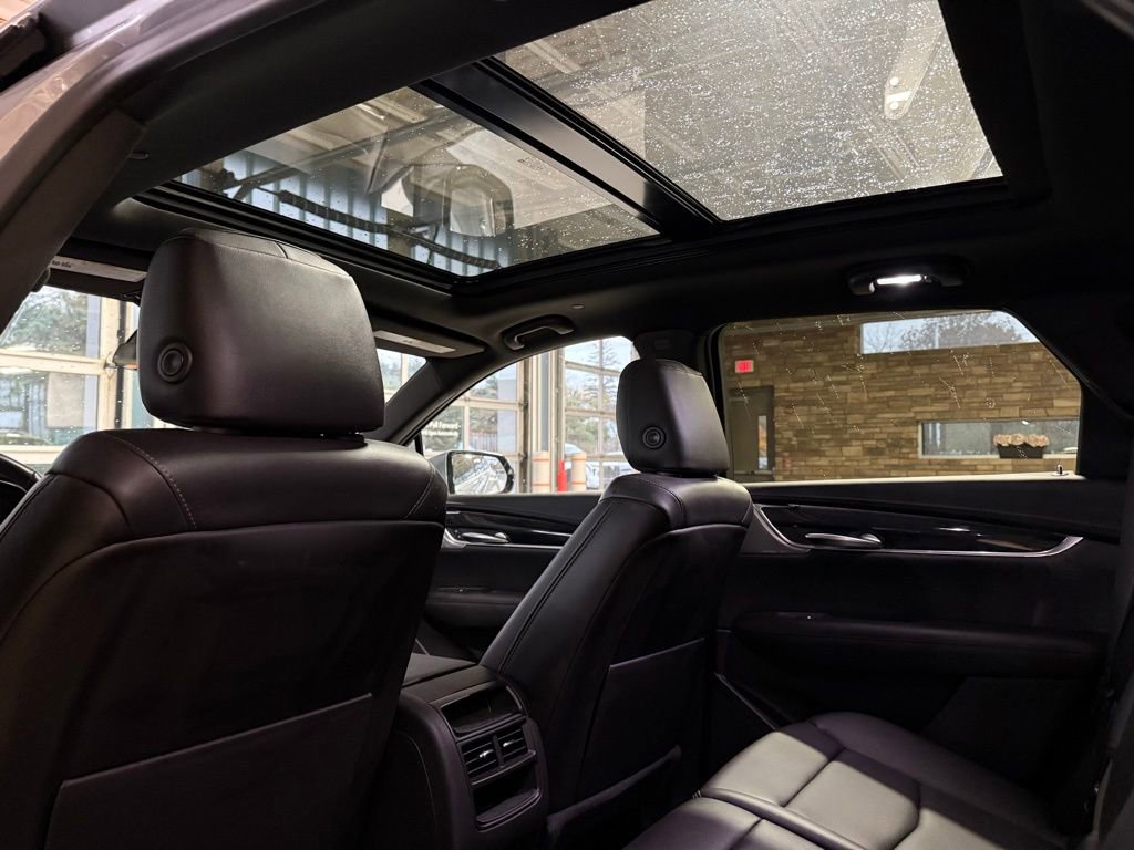 Used 2023 Cadillac XT5 Premium Luxury image 16