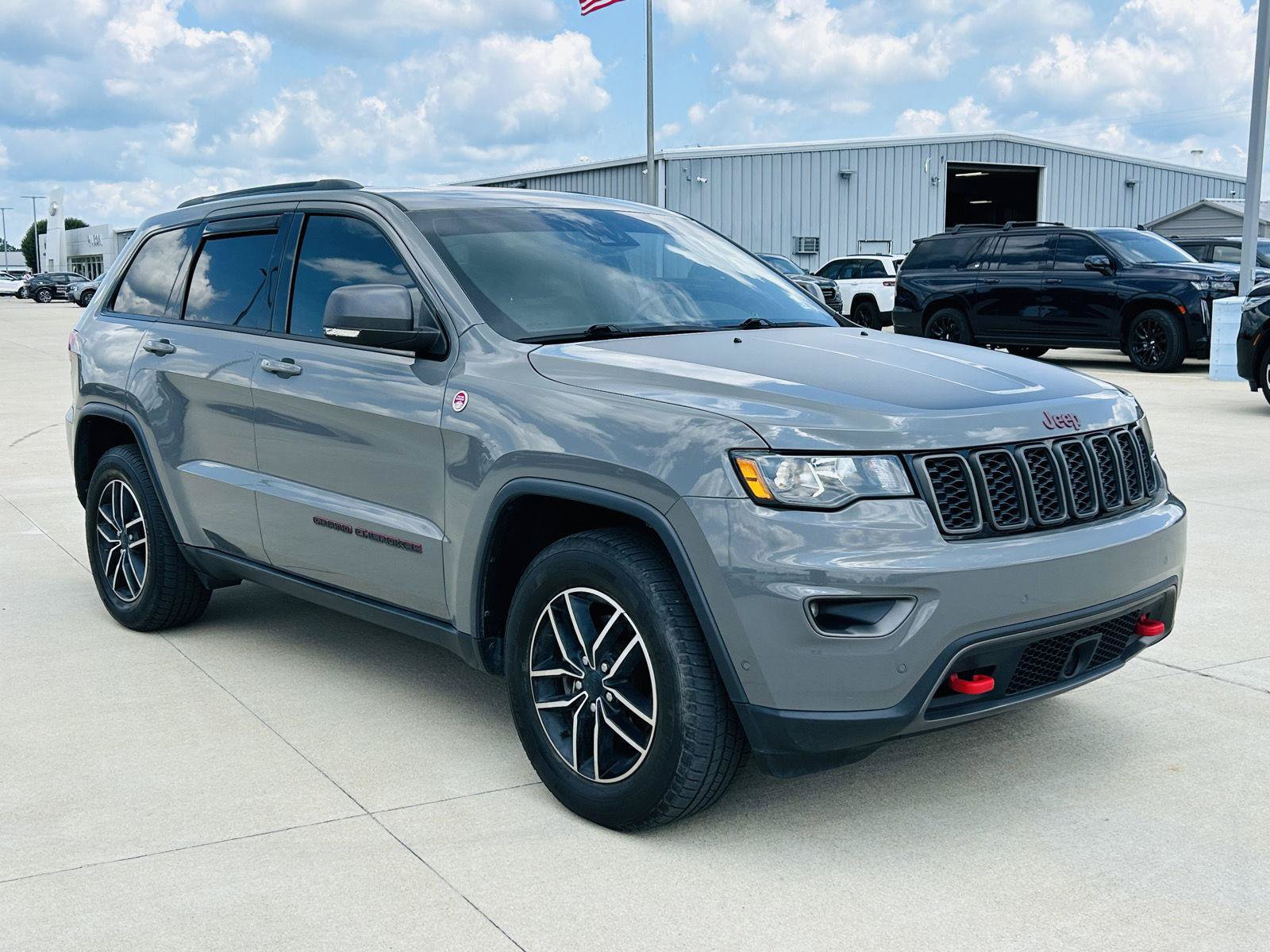 Used 2019 Jeep Grand Cherokee Trailhawk AWD/4WD video 2