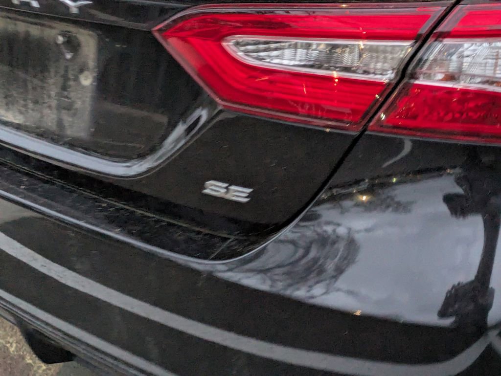 Certified 2020 Toyota Camry SE image 8