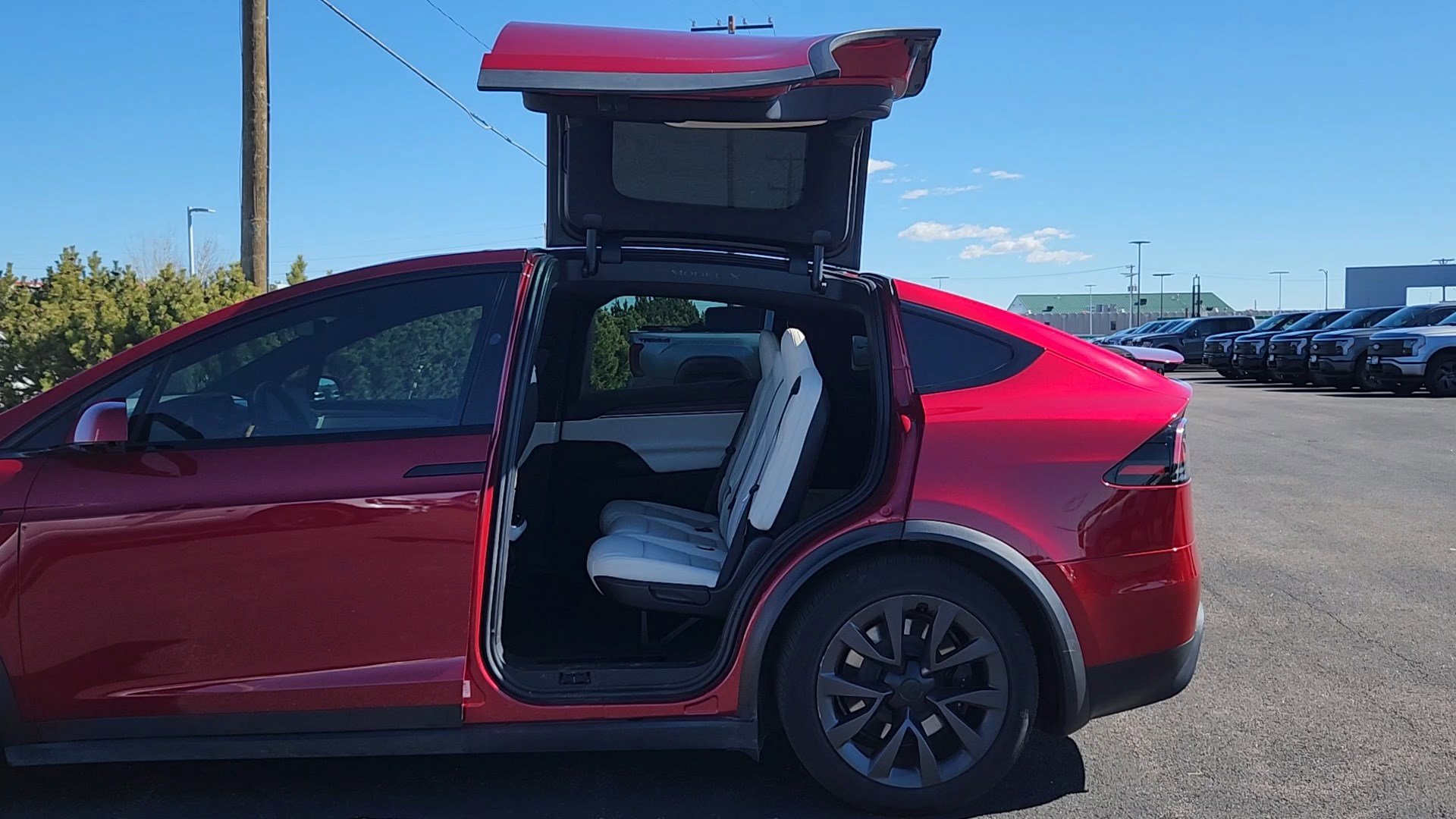 Used 2025 Tesla Model X image 16