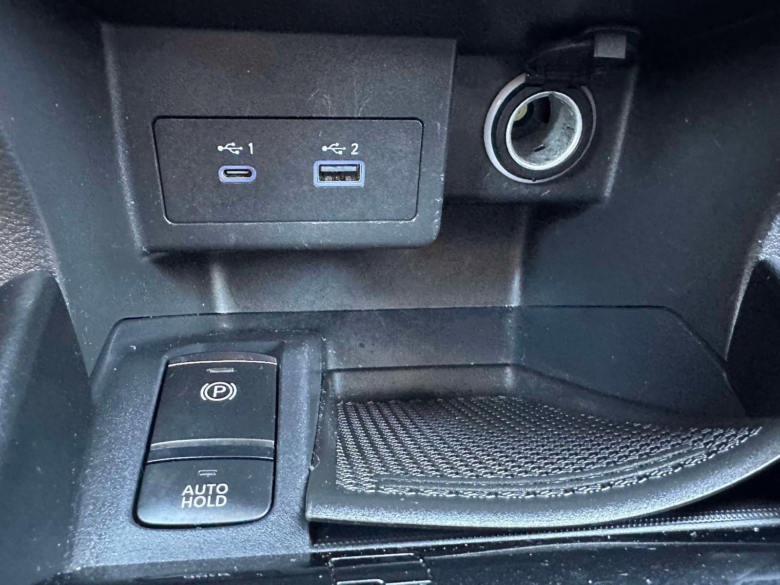 Used 2023 Nissan Kicks SR w/ SR Premium Package image 14