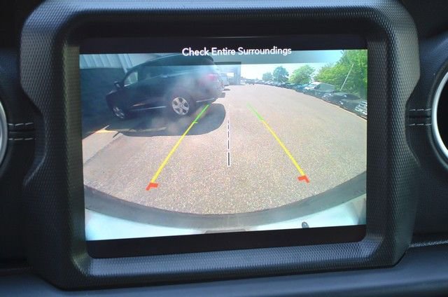 Used 2021 Jeep Wrangler Unlimited Sahara AWD/4WD image 33