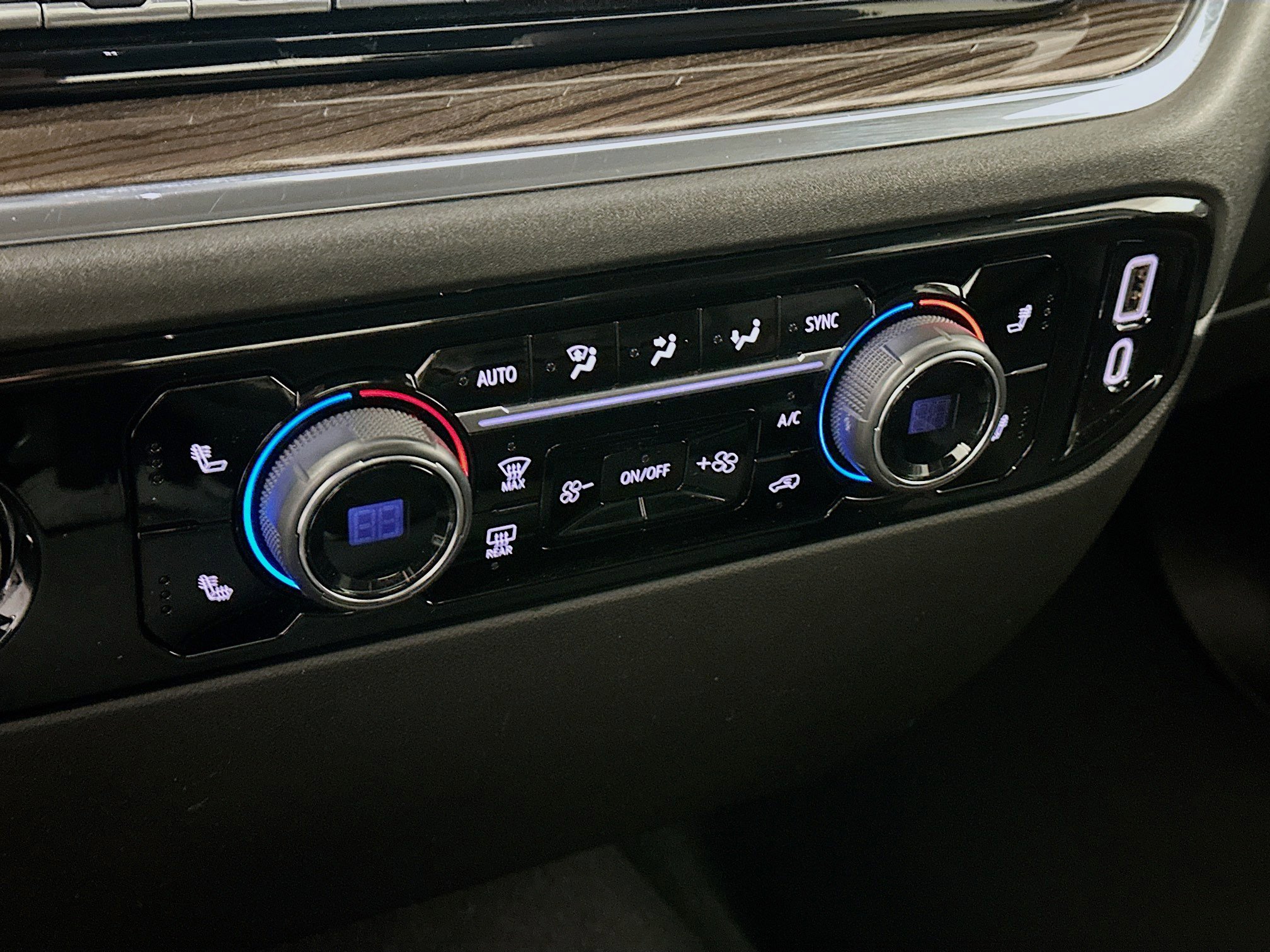 Used 2023 Chevrolet Silverado 1500 LT image 23