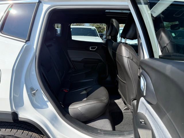 Used 2023 Jeep Compass Latitude w/ Sun and Sound Group image 30