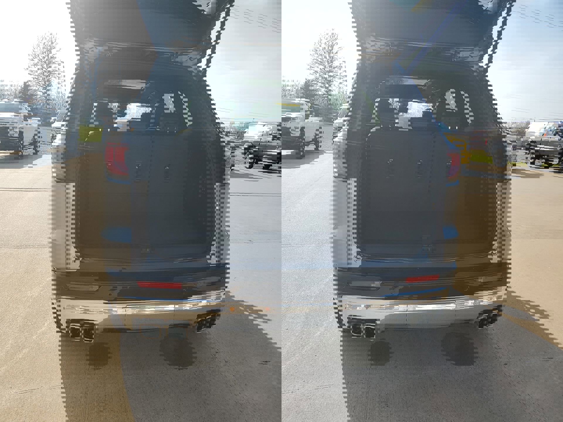 Used 2024 GMC Acadia Denali w/ Super Cruise Package image 33