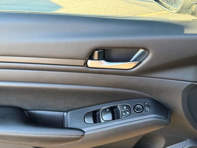 Used 2024 Nissan Altima 2.5 SV image 15