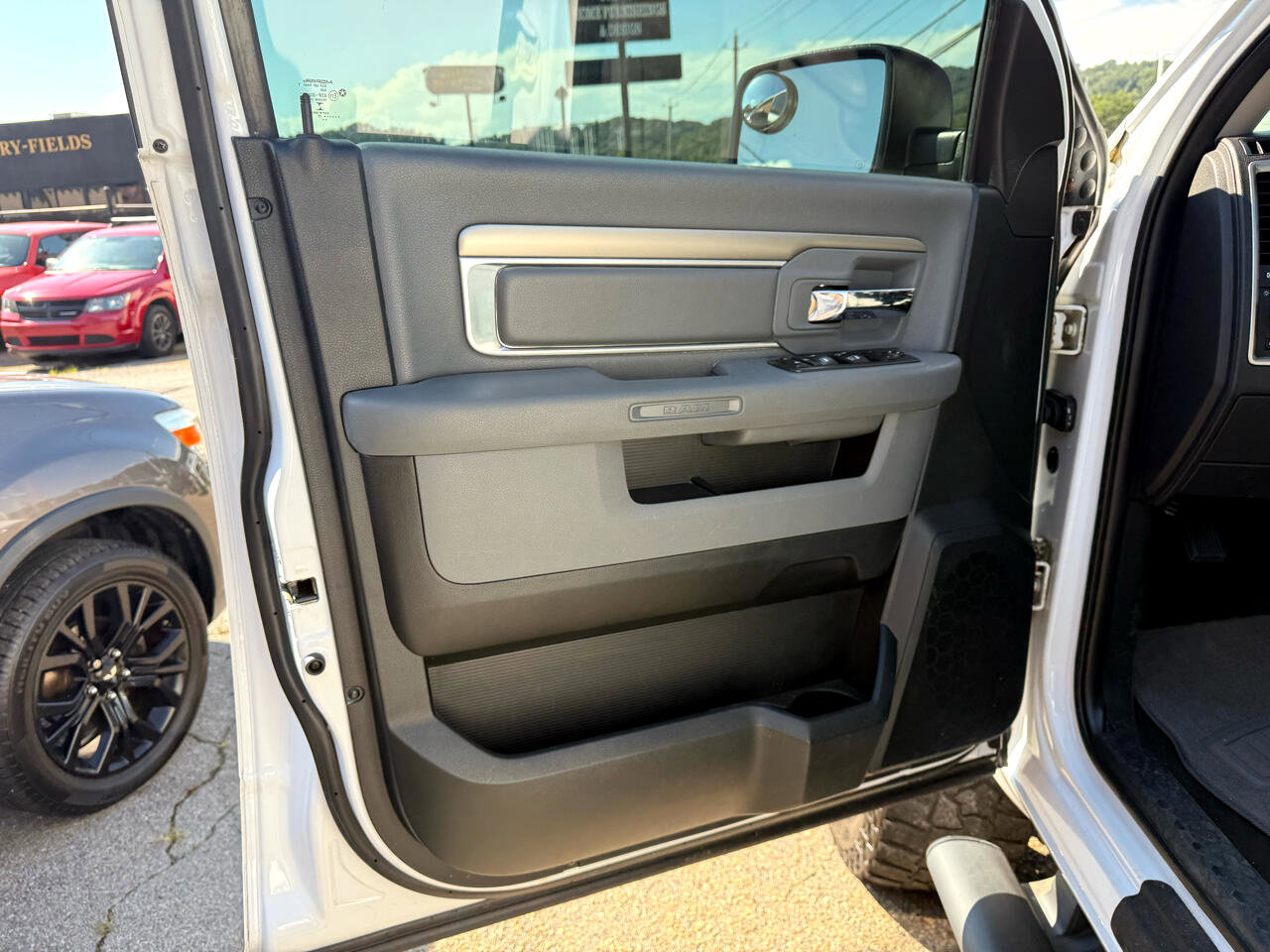 Used 2017 RAM 1500 Outdoorsman image 24