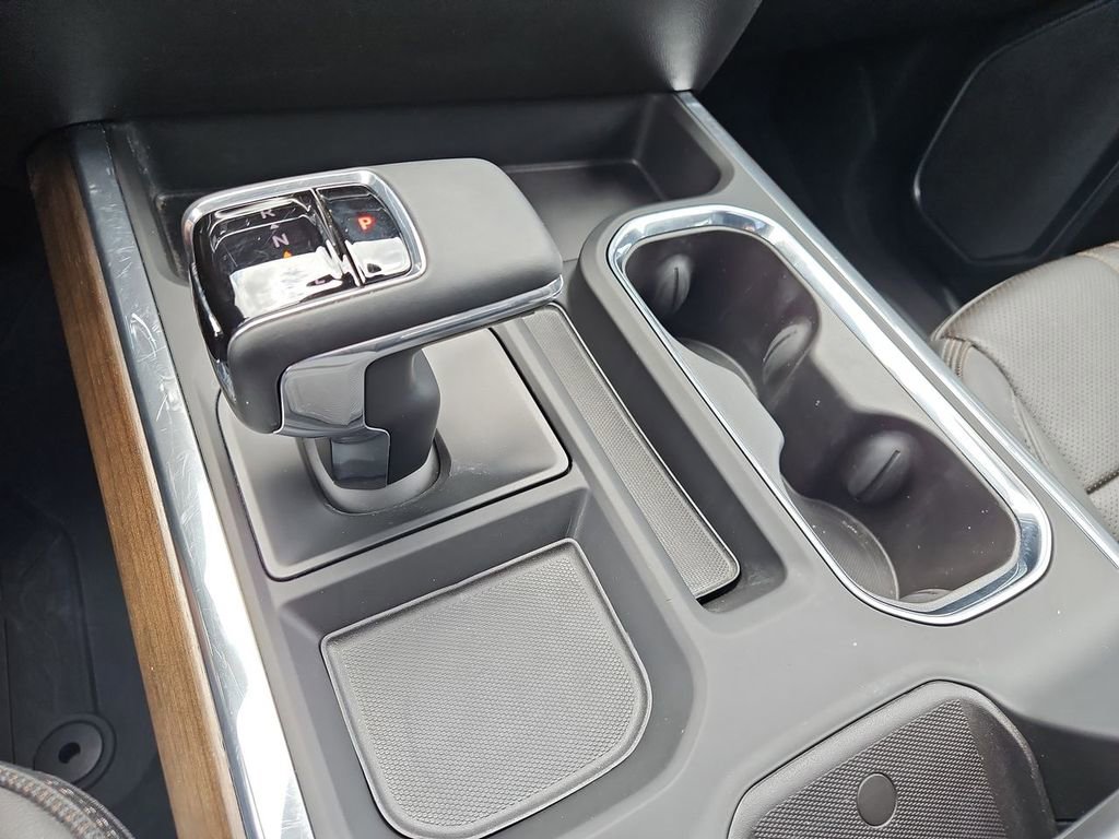 Certified 2025 Chevrolet Silverado 1500 High Country w/ High Country Premium Package AWD/4WD image 16