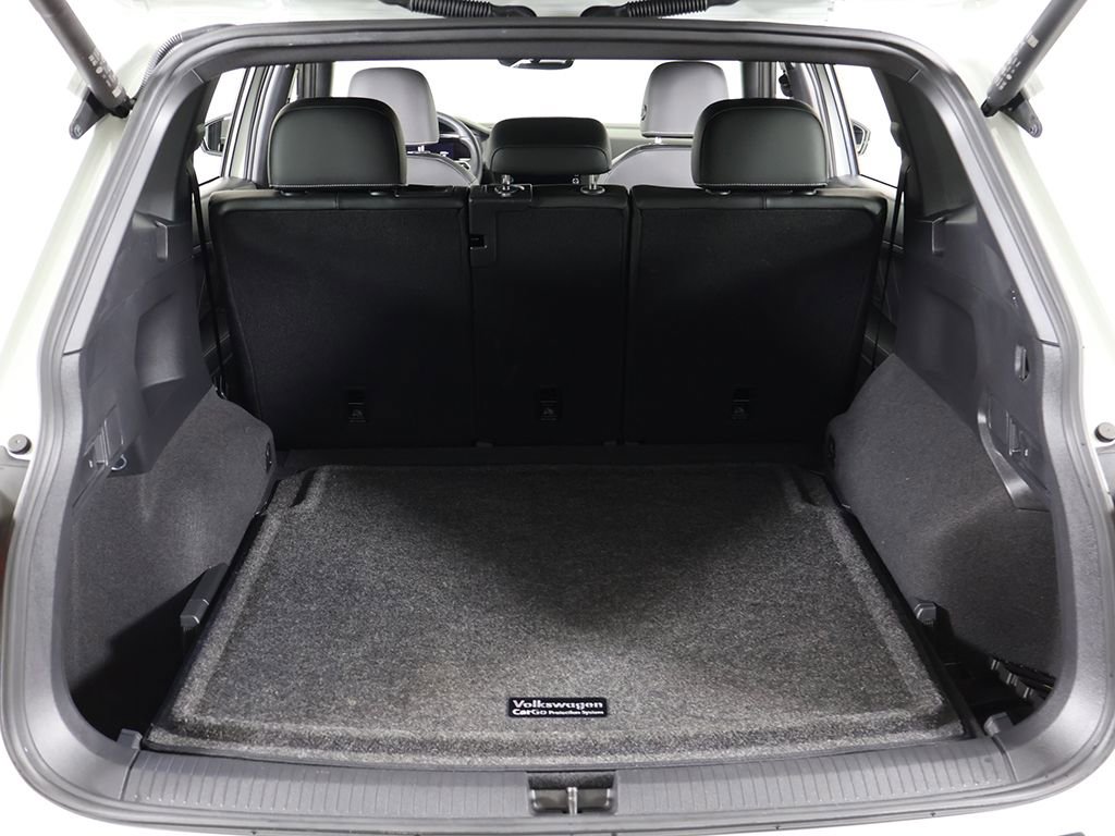 Used 2022 Volkswagen Tiguan SE R-Line image 20