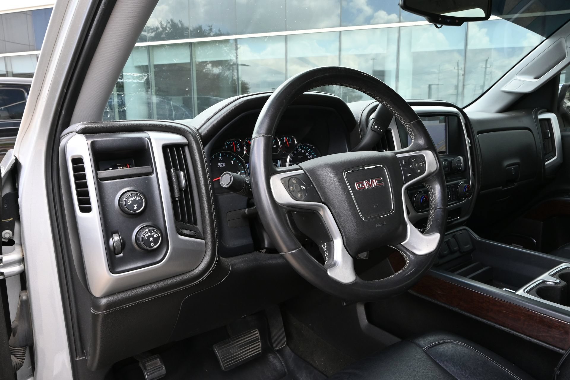 Used 2017 GMC Sierra 1500 SLT w/ SLT Premium Package AWD/4WD image 17