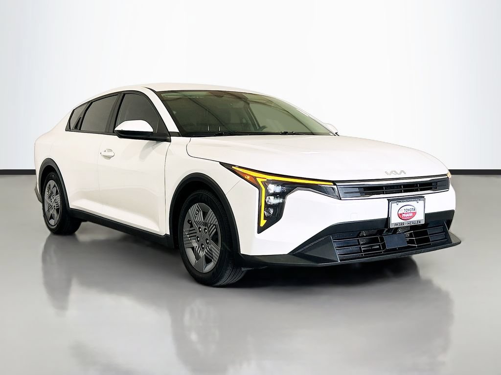 Used 2025 Kia K4 FWD image 3