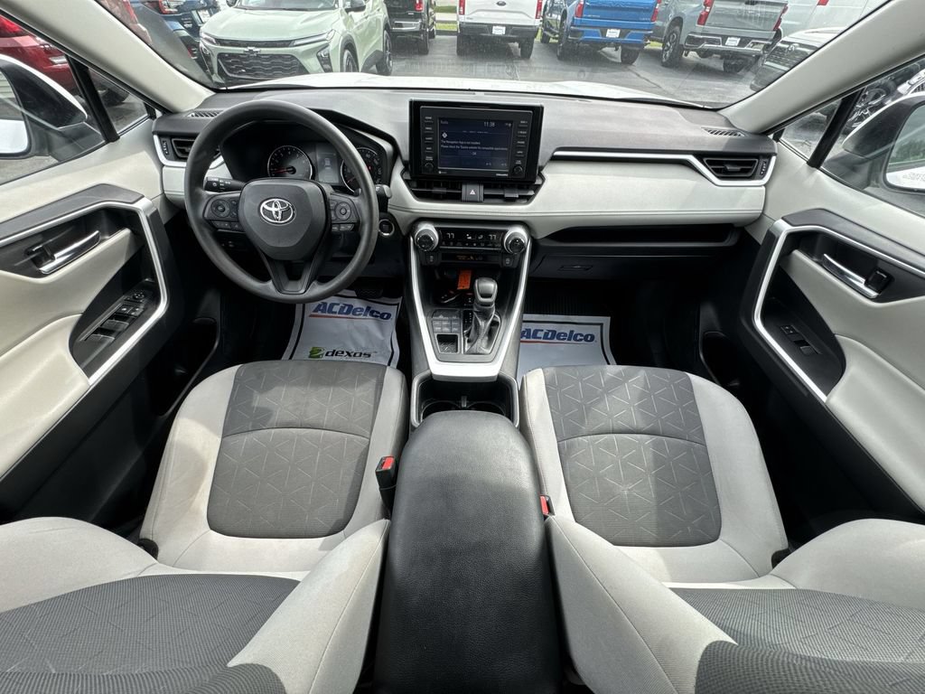Used 2022 Toyota RAV4 XLE AWD/4WD image 23