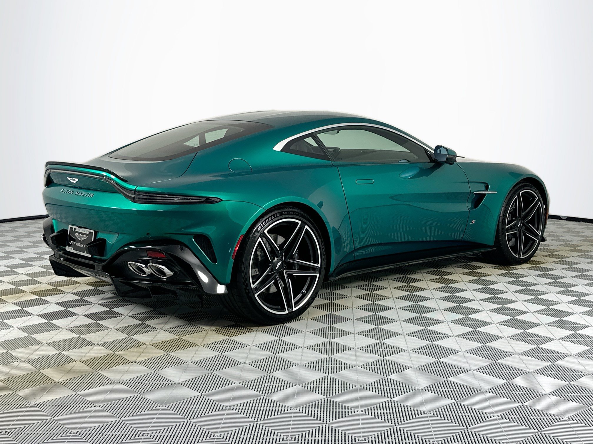 New 2026 Aston Martin V8 Vantage S RWD image 5