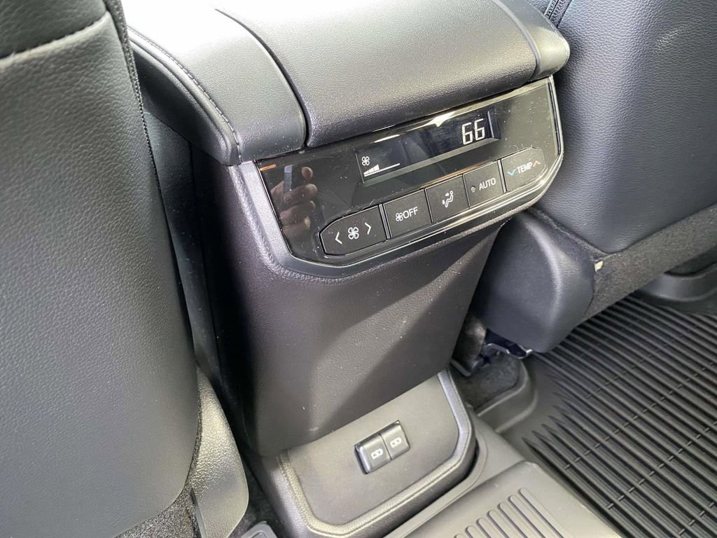 New 2026 Toyota Highlander XLE image 5