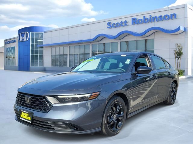 Certified 2025 Honda Accord SE image 2