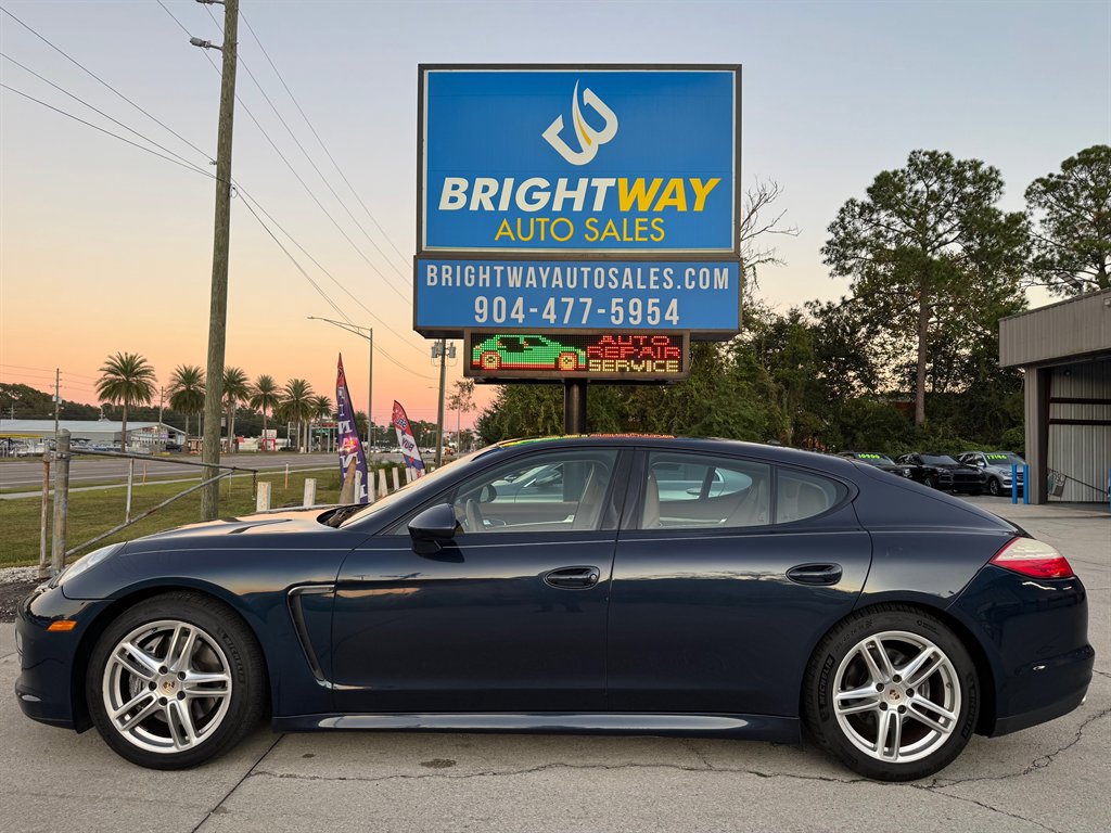 Used 2012 Porsche Panamera 4 AWD/4WD image 2