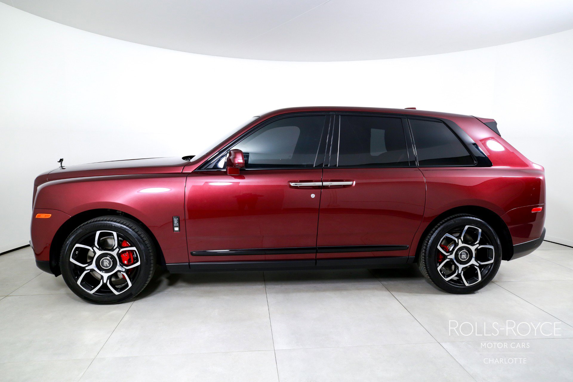 Used 2022 Rolls-Royce Cullinan Black Badge image 3