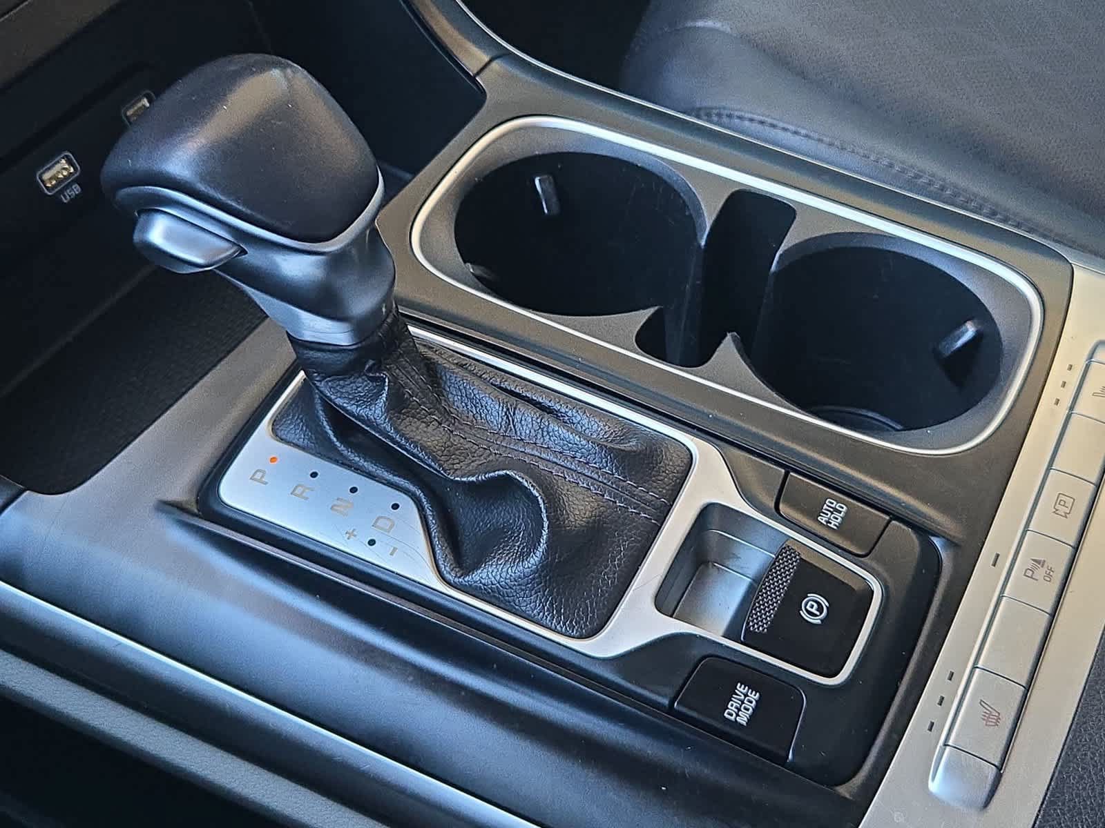 Used 2022 Kia Carnival LX FWD image 31