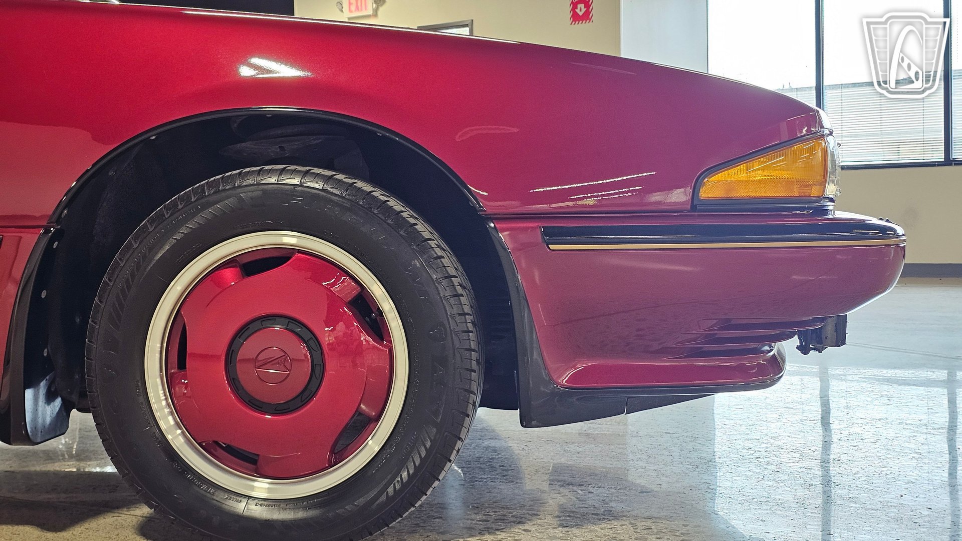 Used 1989 Pontiac Bonneville SSE FWD image 15