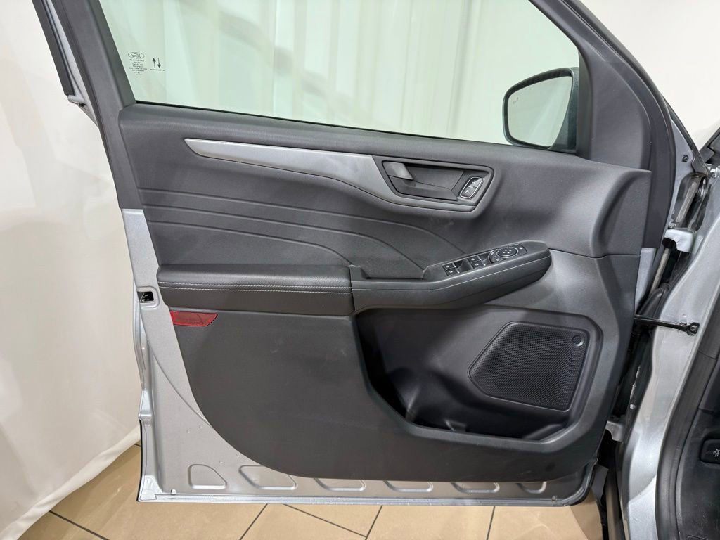 Used 2023 Ford Escape Active w/ Tech Pack #1 AWD/4WD image 15