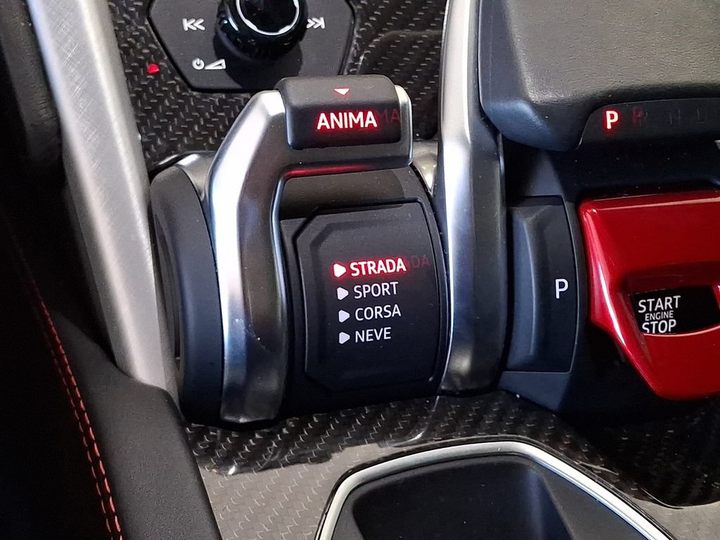 Used 2021 Lamborghini Urus AWD/4WD image 32