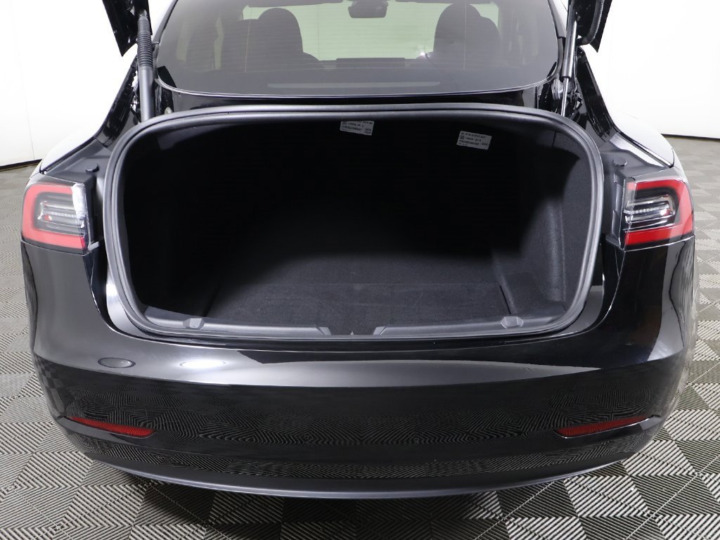 Used 2023 Tesla Model 3 Standard Range image 16