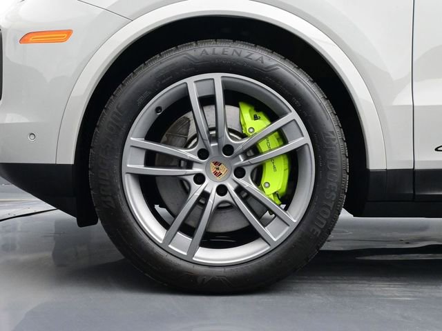 Certified 2025 Porsche Cayenne S AWD/4WD image 6