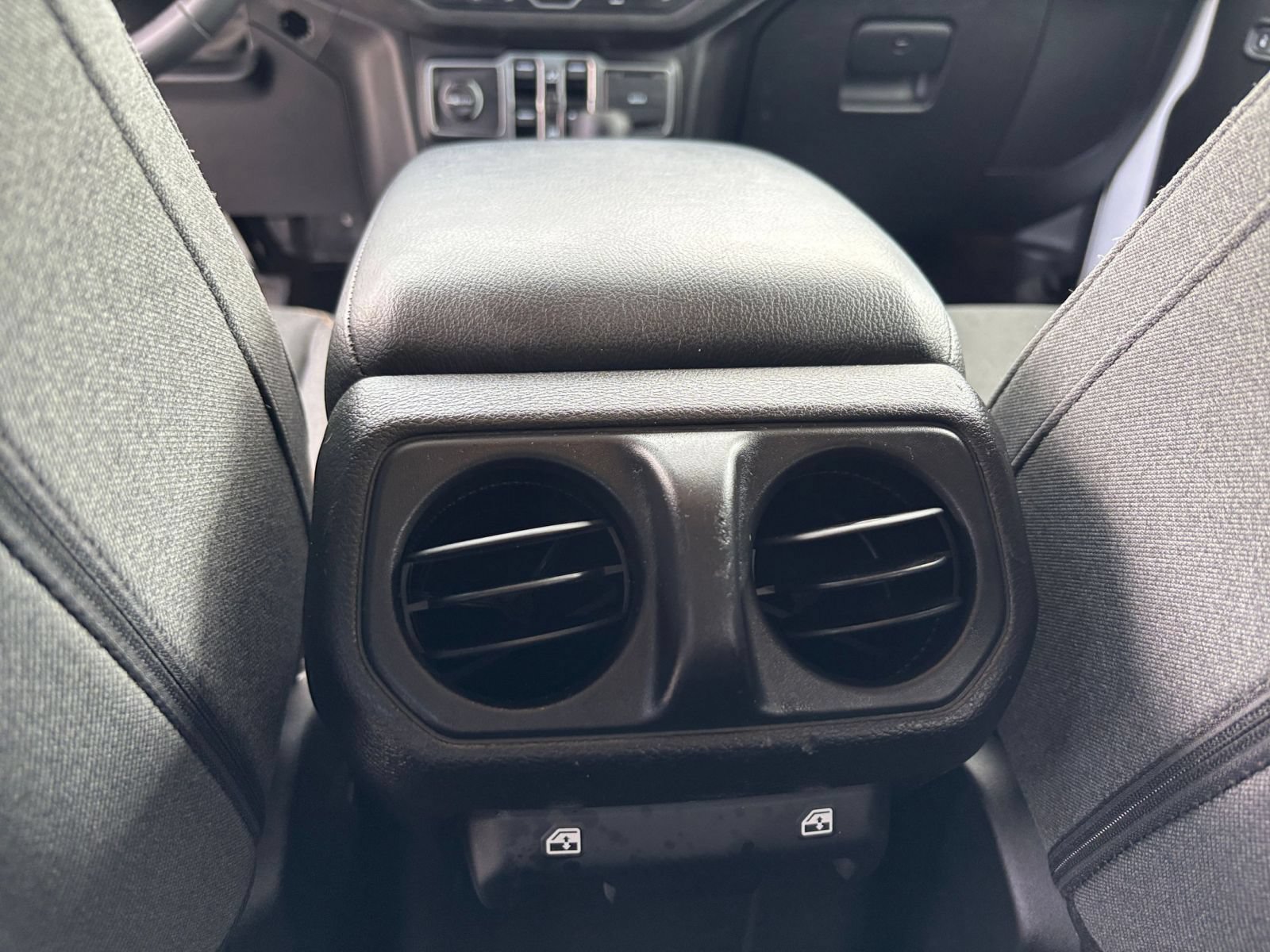 Used 2025 Jeep Wrangler Unlimited Sport AWD/4WD image 23