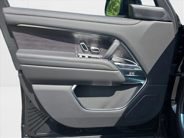 New 2025 Land Rover Range Rover SE image 28