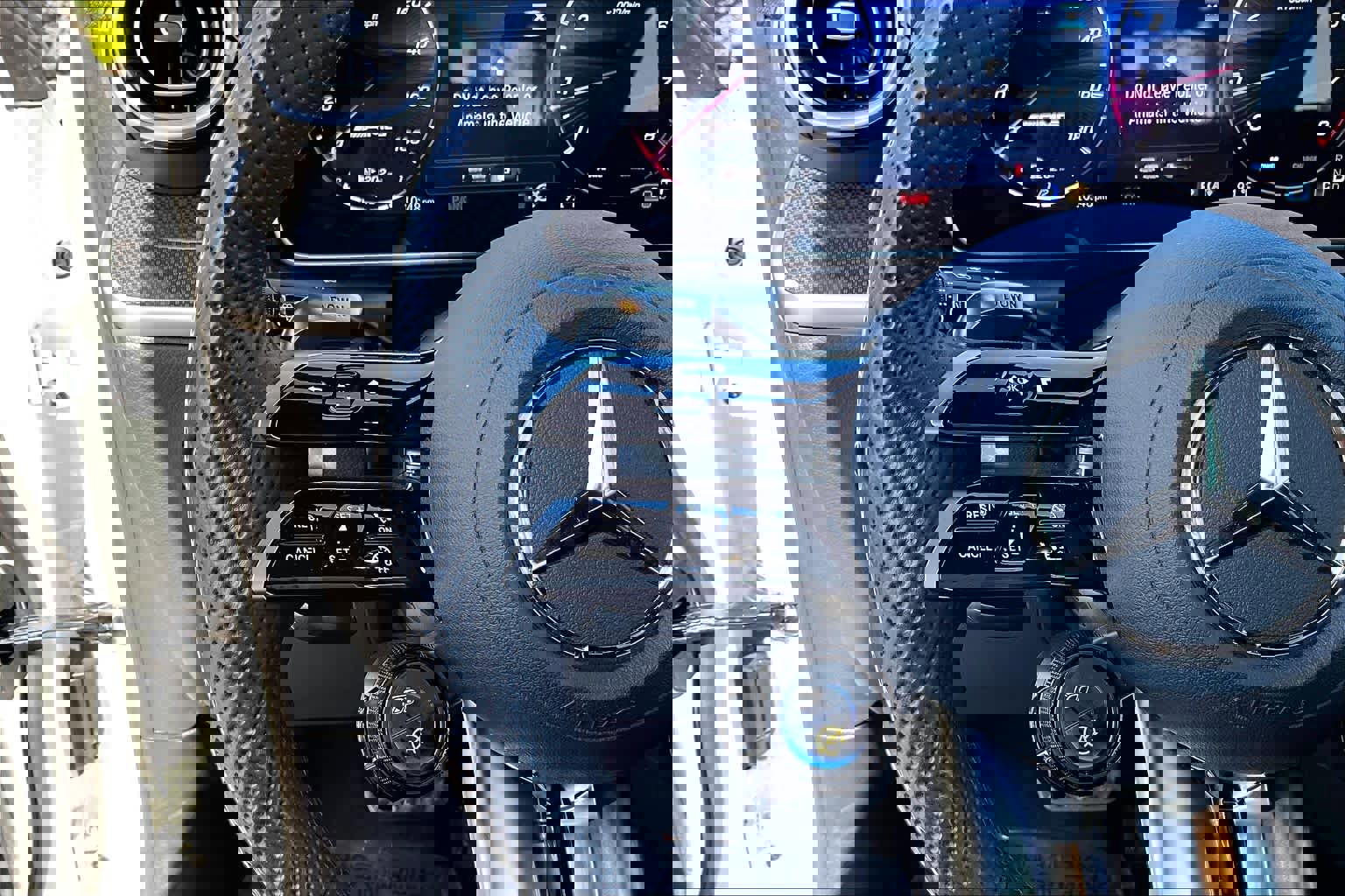 Used 2025 Mercedes-Benz GLC 43 AMG 4MATIC image 22