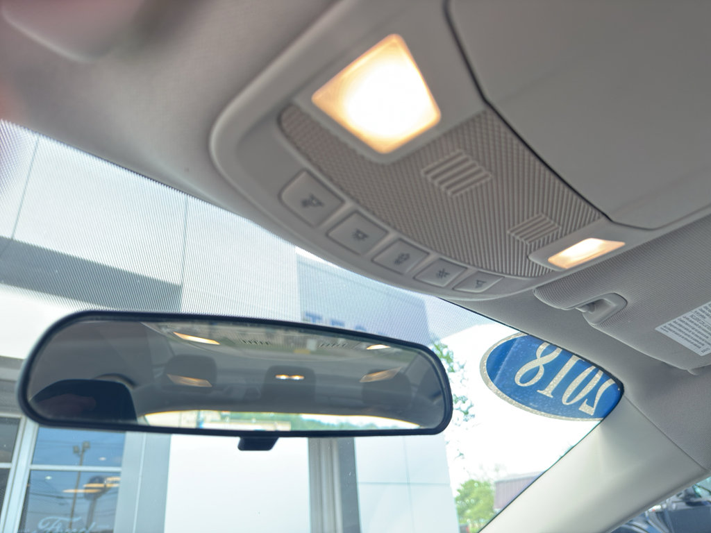 Used 2018 Ford Fusion SE w/ Fusion SE Technology Package FWD image 13