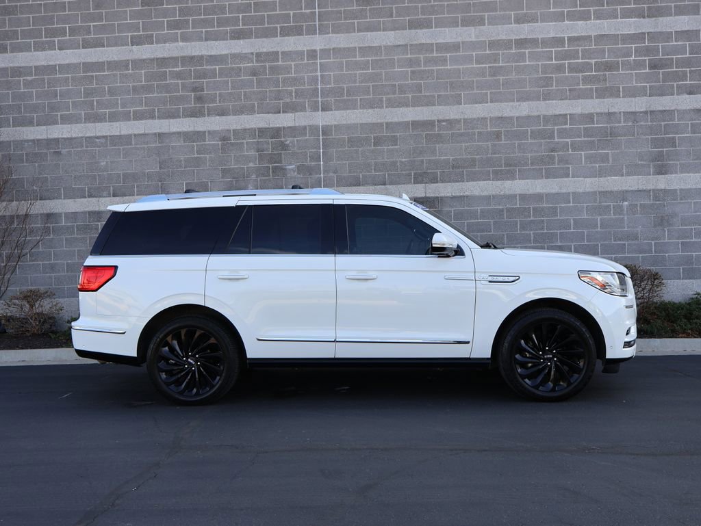 Used 2020 Lincoln Navigator Reserve w/ Equipment Group 208A Reserve image 4