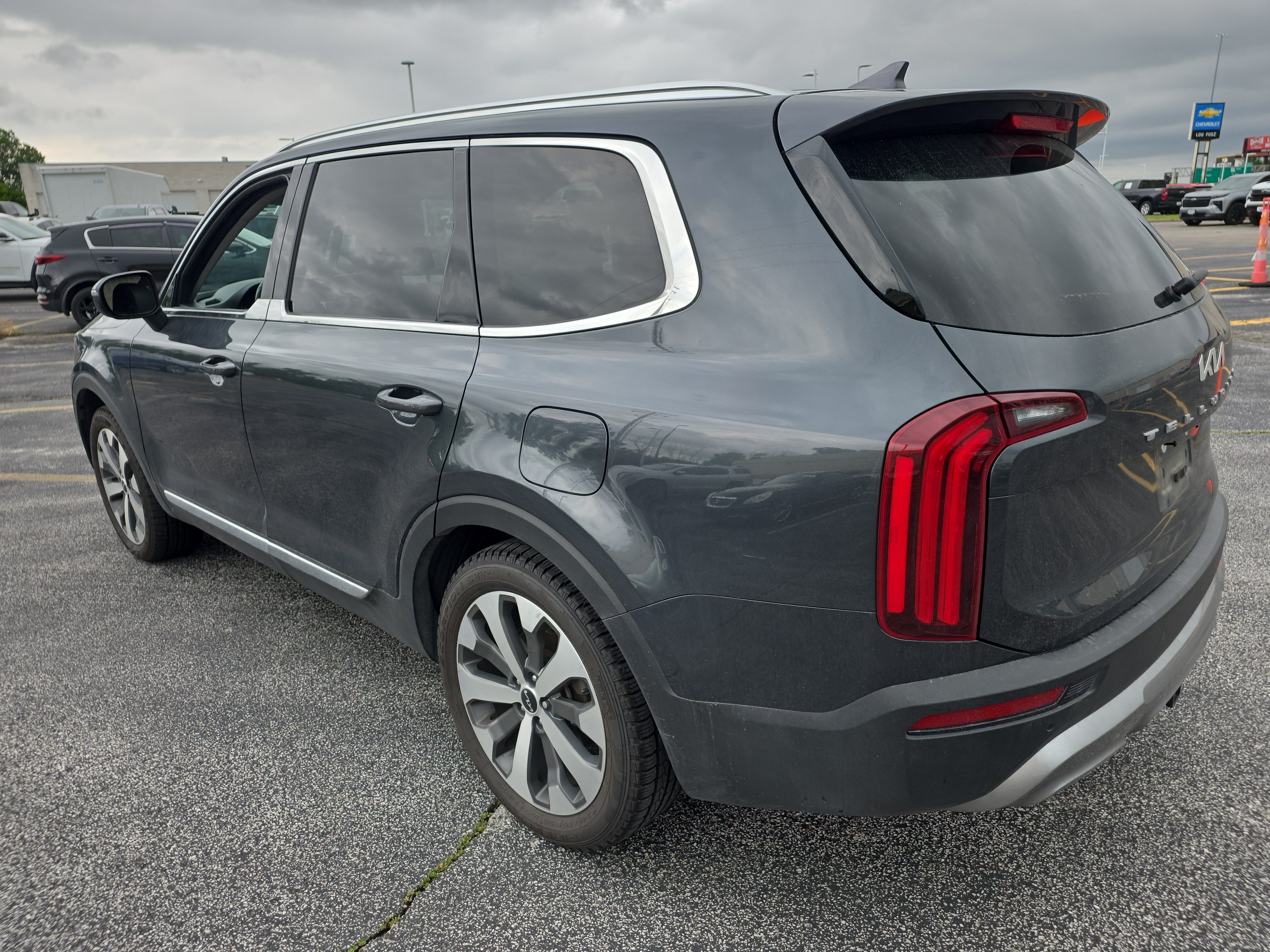 Used 2022 Kia Telluride EX w/ EX Premium Package FWD image 6