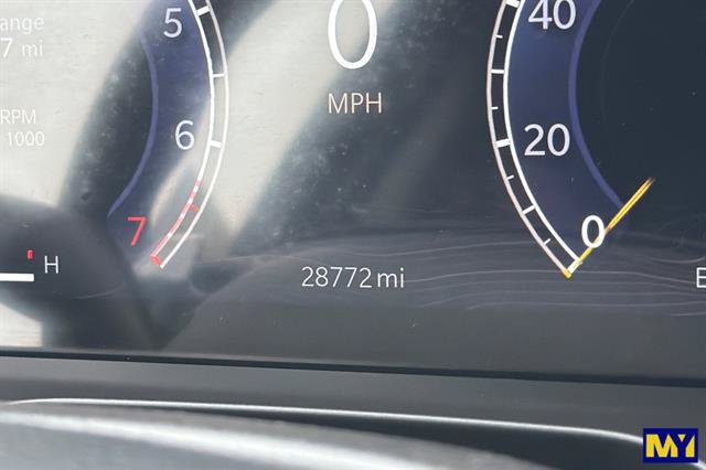 Used 2022 Jeep Grand Cherokee L Laredo w/ Luxury Tech Group I RWD image 34